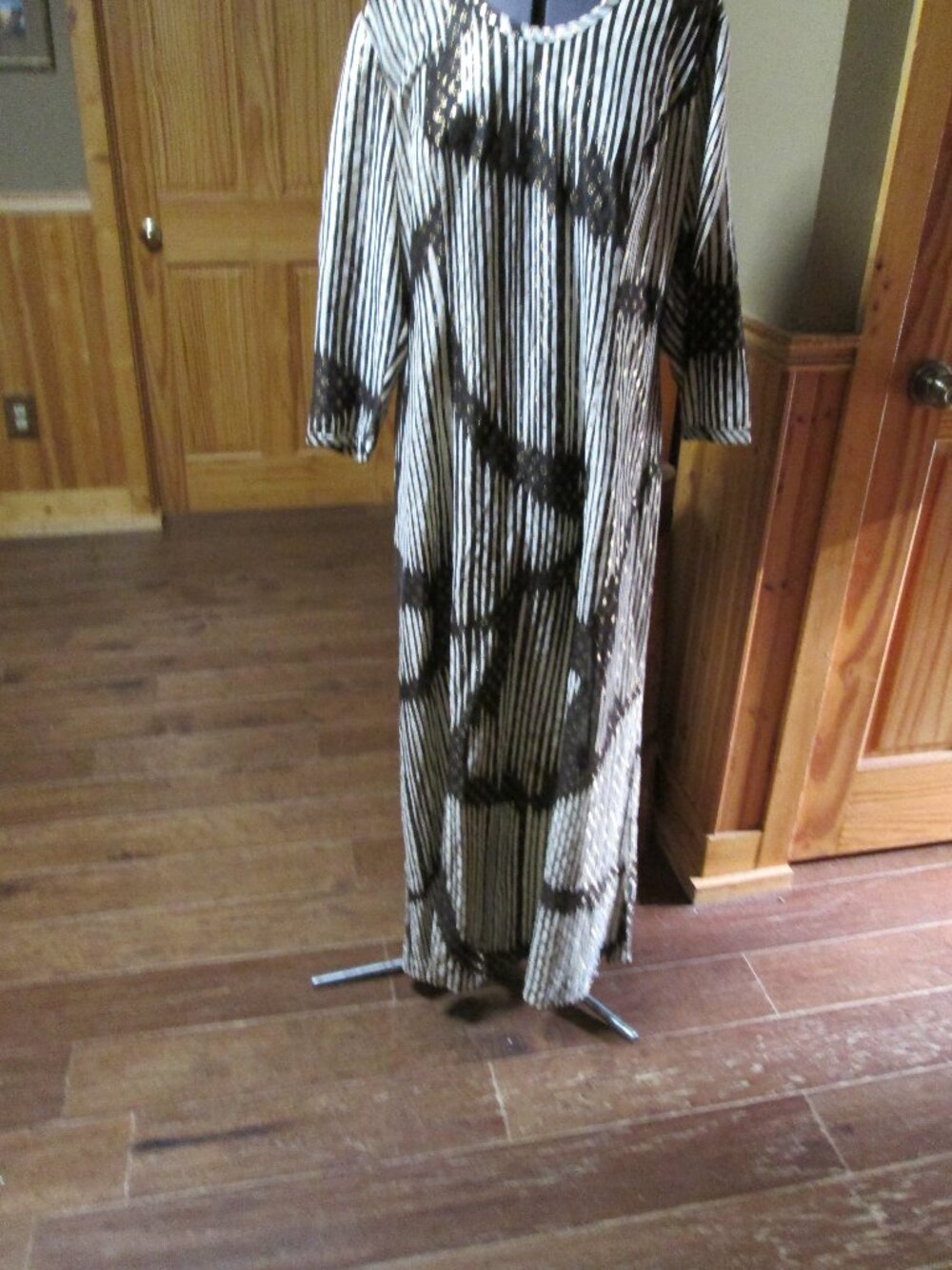 Mod hippie 60s long flowing gold metalic black white dress MARY ROBERTS NEW YORK